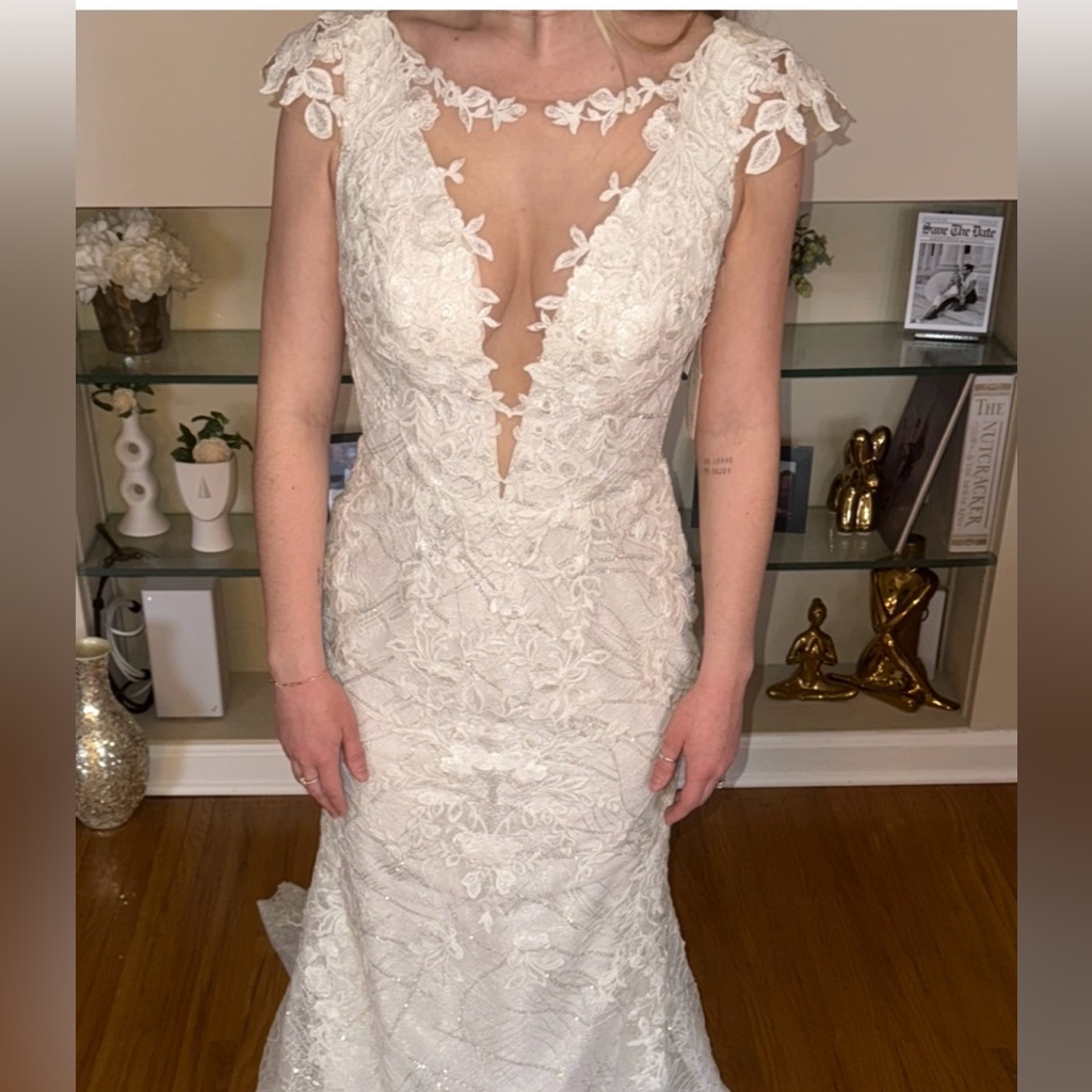 Elegant White Lace Wedding Dress